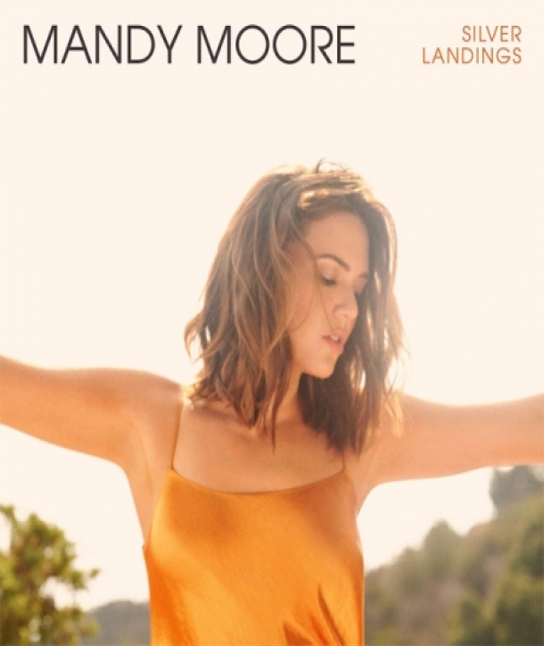 MANDY-MOORE-SILVER-LANDINGS-PAPER-SLEEVE-GATE-FOLD-0851374-602508513749