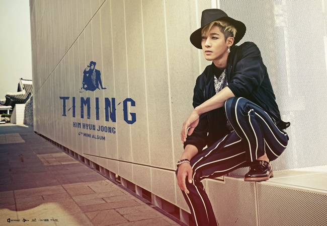 gimhyeonjung-TIMING-LIMITED-EDITION-lt-CD-DVD-gt-hadeukeiseu-1manjang-neombeoling-hanjeongban-CMCC10387-8809388748991